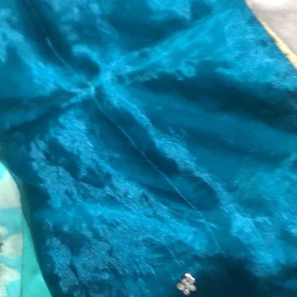 Dress - Picture 7 of 7